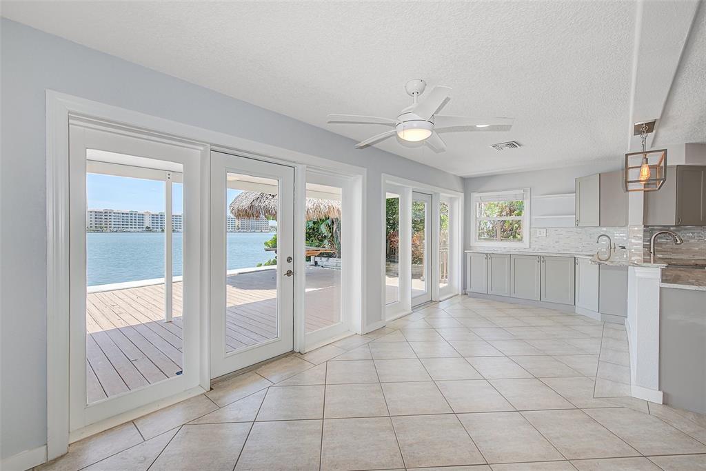 857 180th Avenue East Redington Shores, FL 33708 - Photo 7 of 27