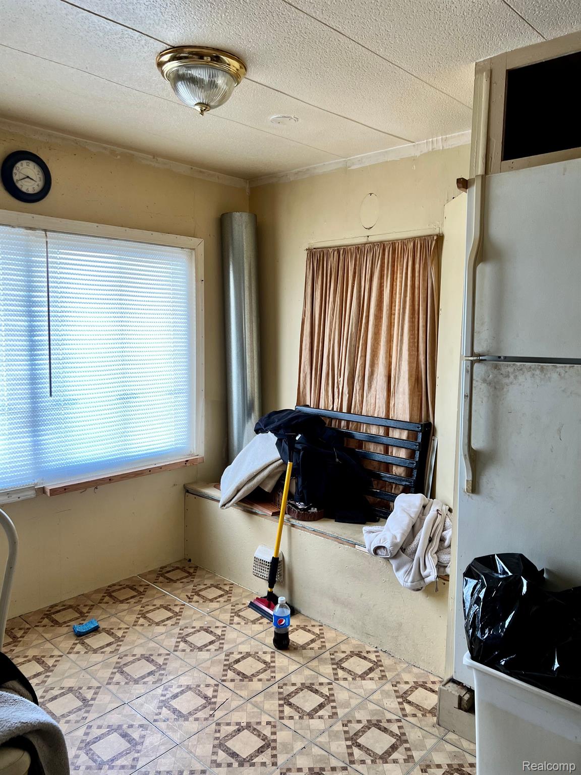 10364 Davison Road Davison, MI 48423 - Photo 3 of 11 Gallery Image 3