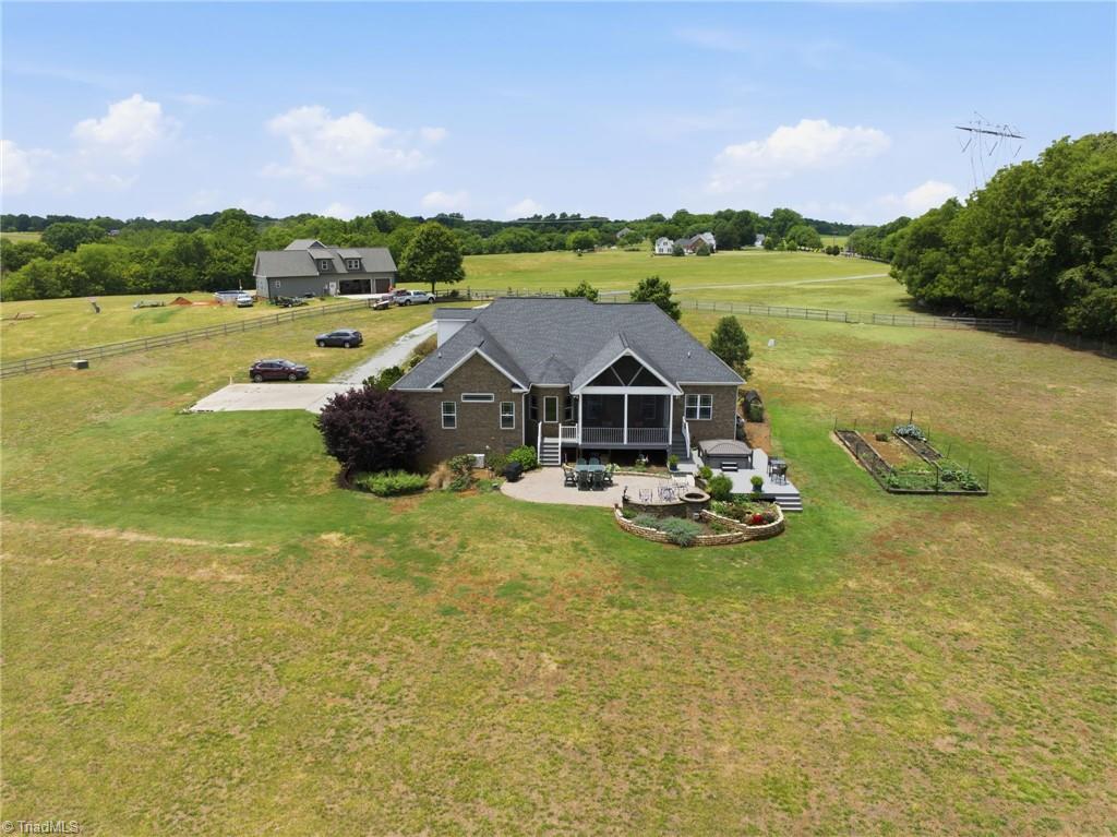 2335 Hohn Road High Point, NC 27263 - Photo 31 of 43