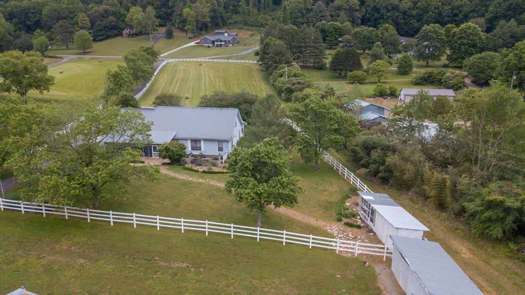 262 County Road 67 Riceville, TN 37370 - Photo 4 of 39 Gallery Image 4