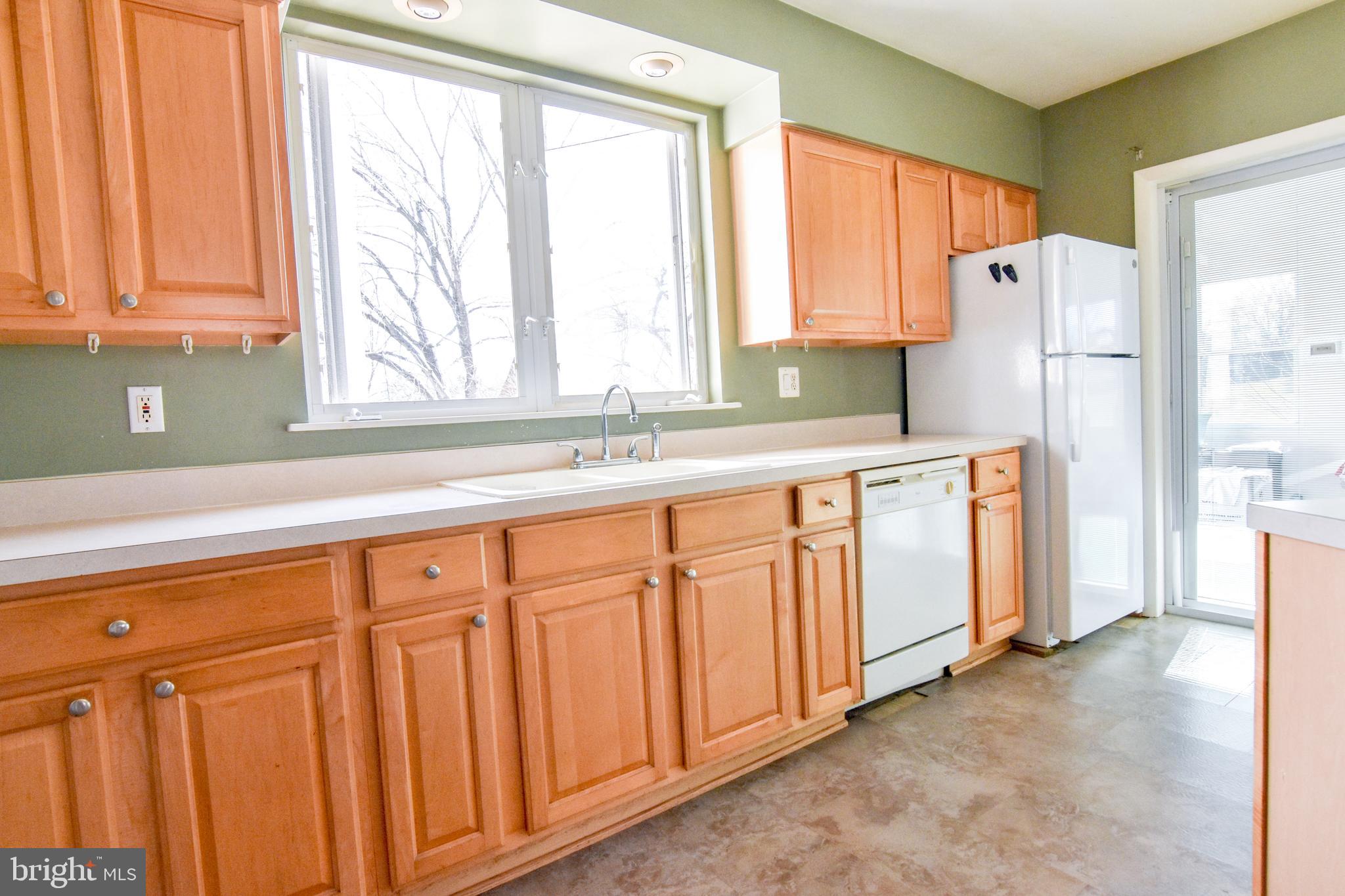 505 Armiger Road Huntingtown, MD 20639 - Photo 17 of 22 Large Galley Style Kitchen