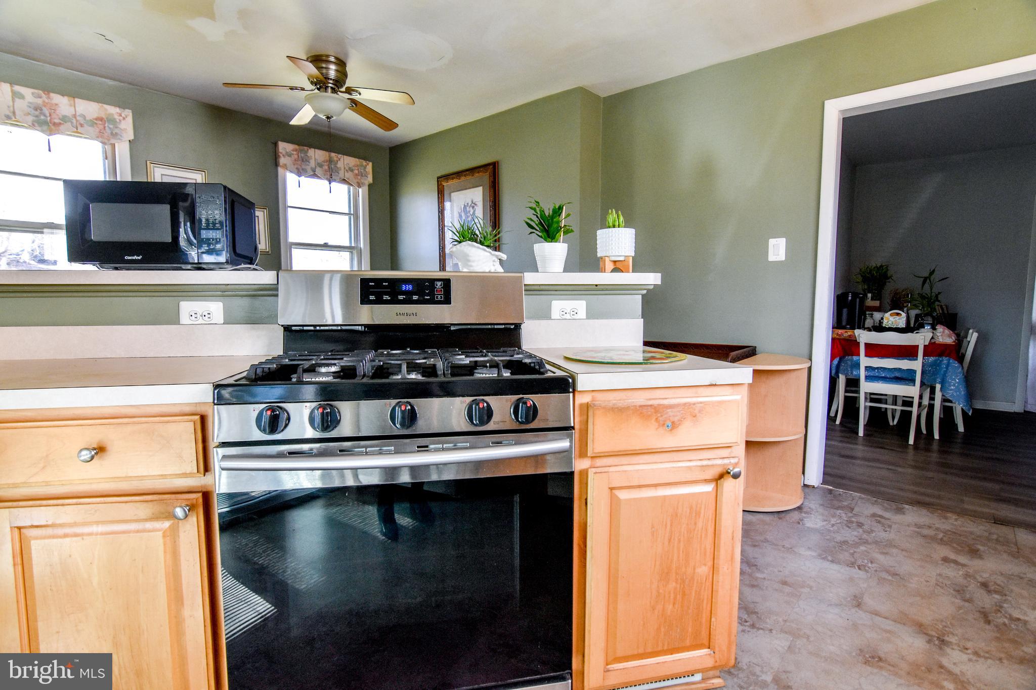 505 Armiger Road Huntingtown, MD 20639 - Photo 19 of 22 Gas Stove