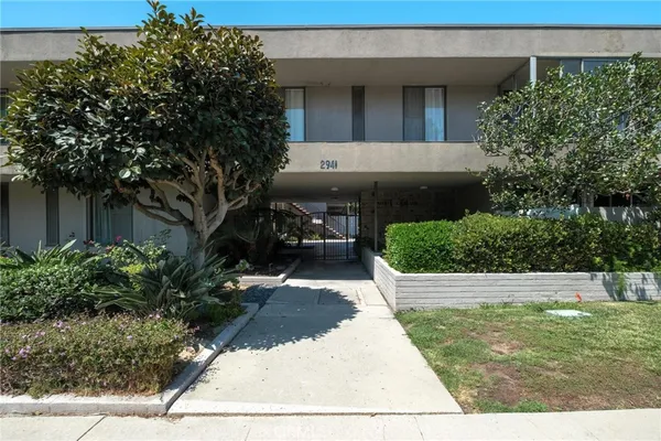 a view front of house with outdoor space