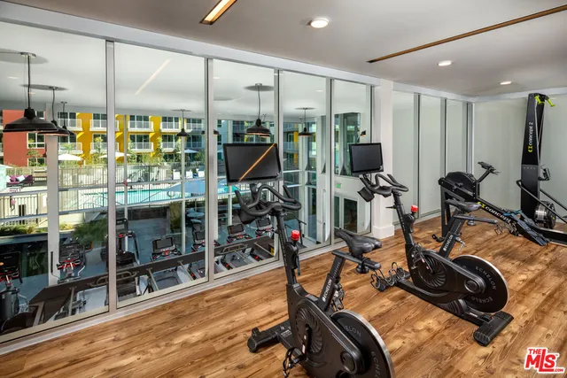 $2,245 | 750 South Oxford Avenue, Unit 440, Los Angeles, CA 90005