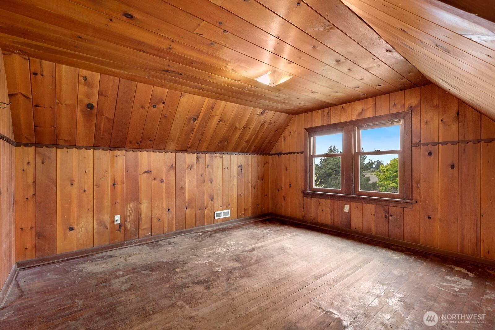 4052 44th Avenue Southwest Seattle, WA 98116 - Photo 16 of 38
