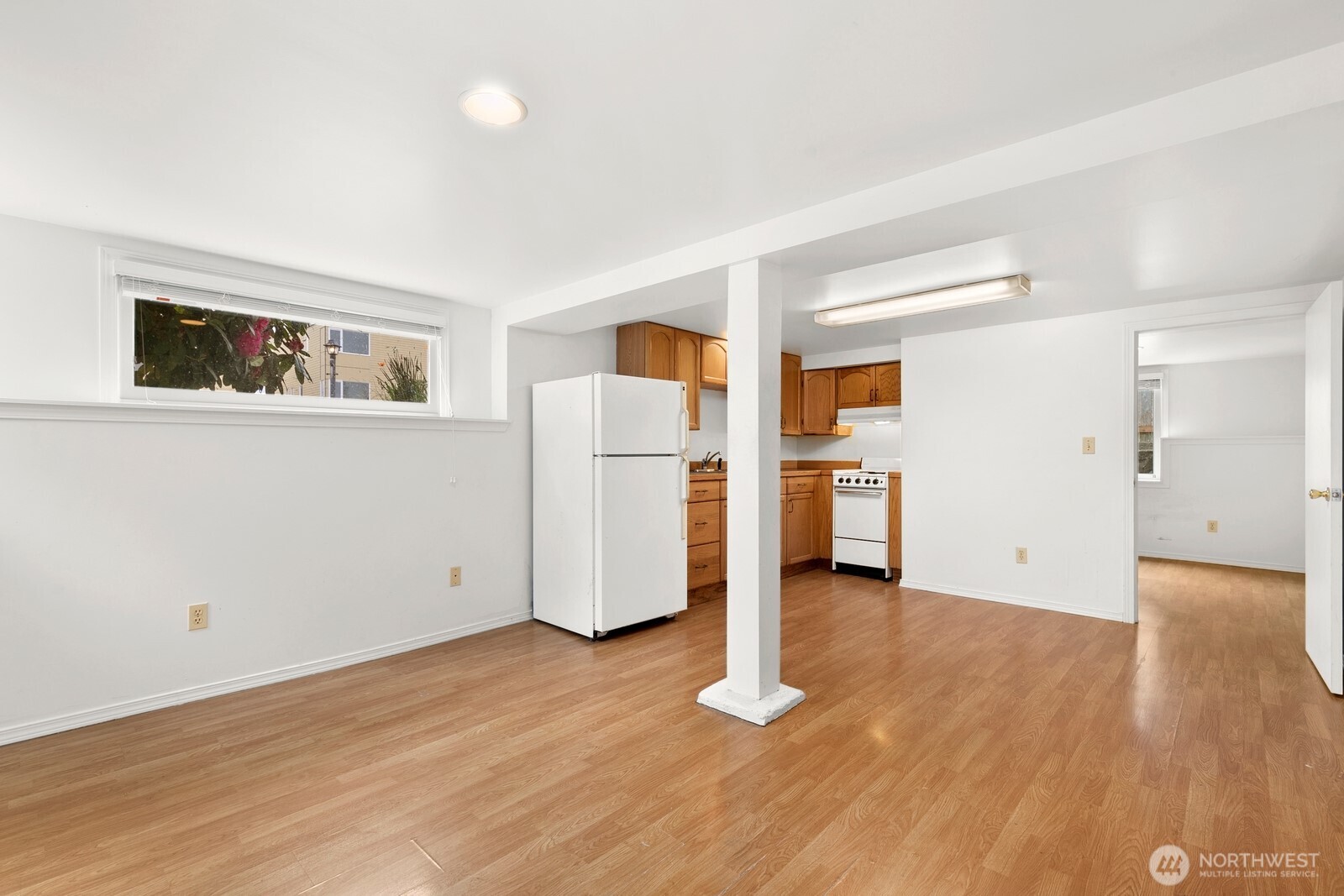 4052 44th Avenue Southwest Seattle, WA 98116 - Photo 19 of 38