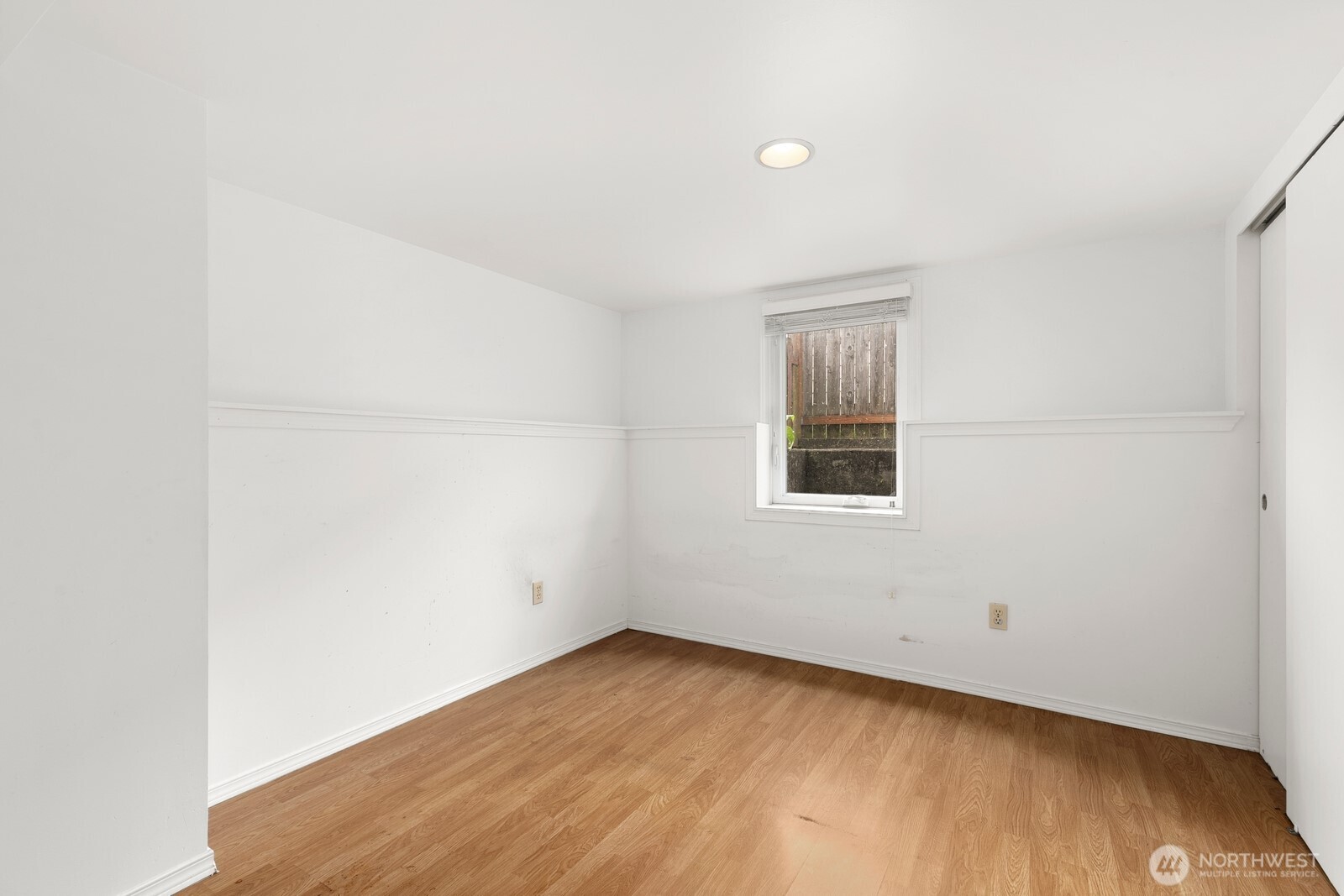 4052 44th Avenue Southwest Seattle, WA 98116 - Photo 22 of 38