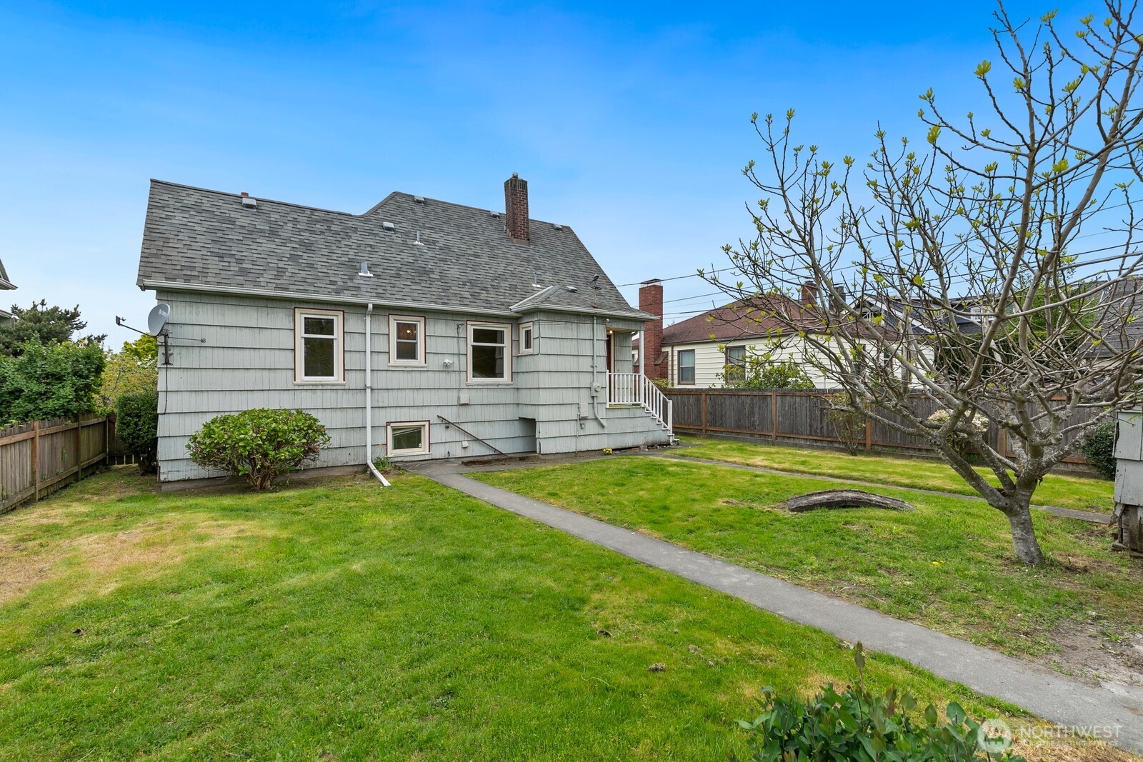 4052 44th Avenue Southwest Seattle, WA 98116 - Photo 27 of 38