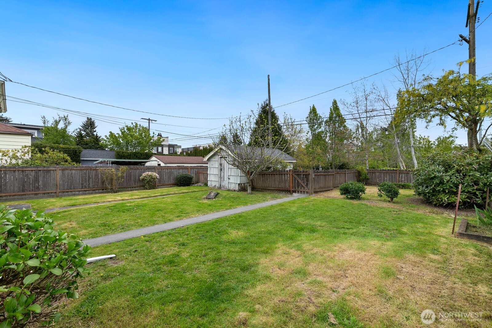 4052 44th Avenue Southwest Seattle, WA 98116 - Photo 28 of 38