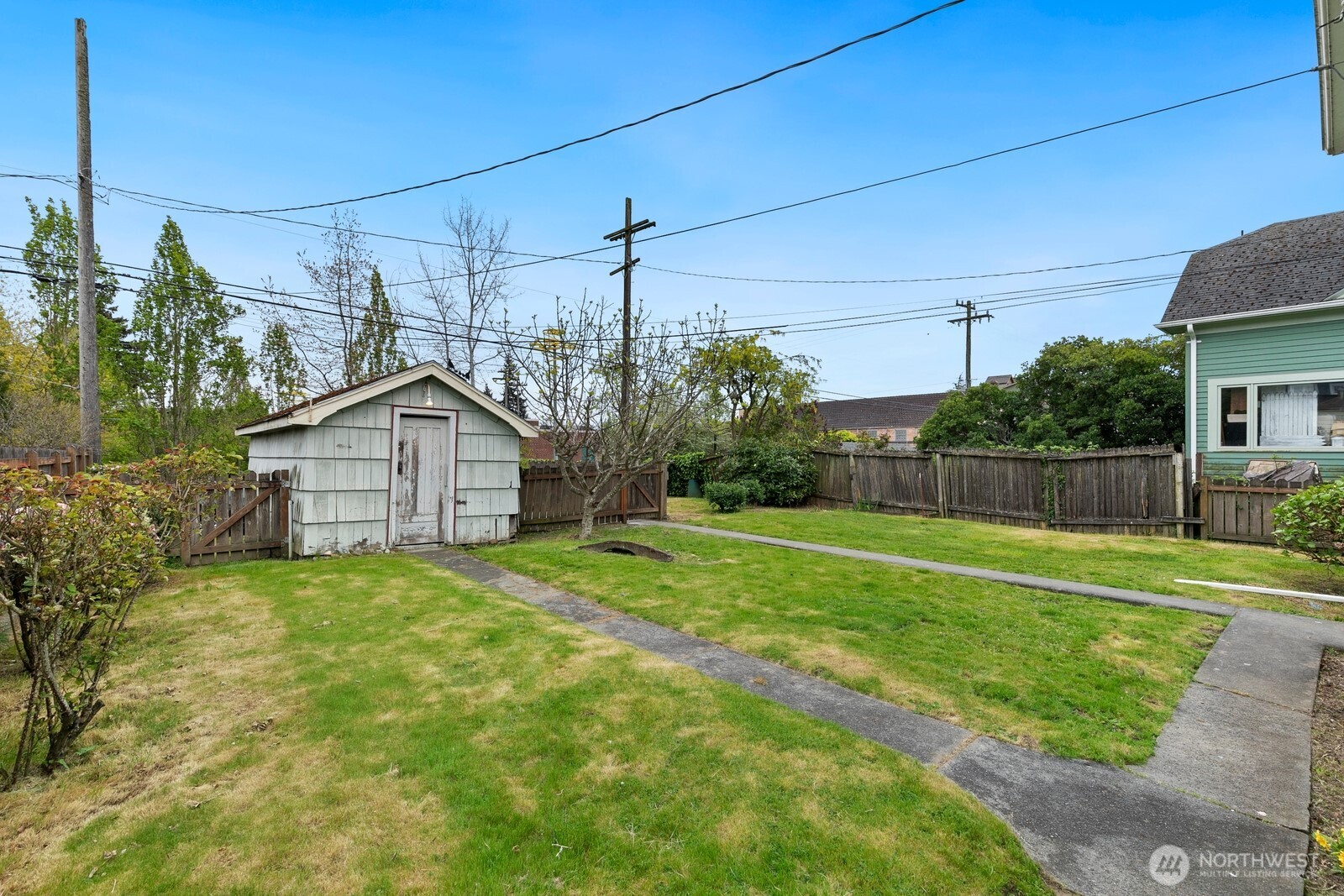4052 44th Avenue Southwest Seattle, WA 98116 - Photo 29 of 38