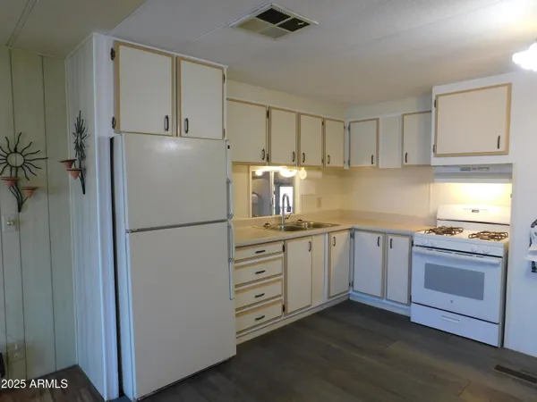 $10,999 | 925 North Plaza Drive, Unit 29, Apache Junction, AZ 85120