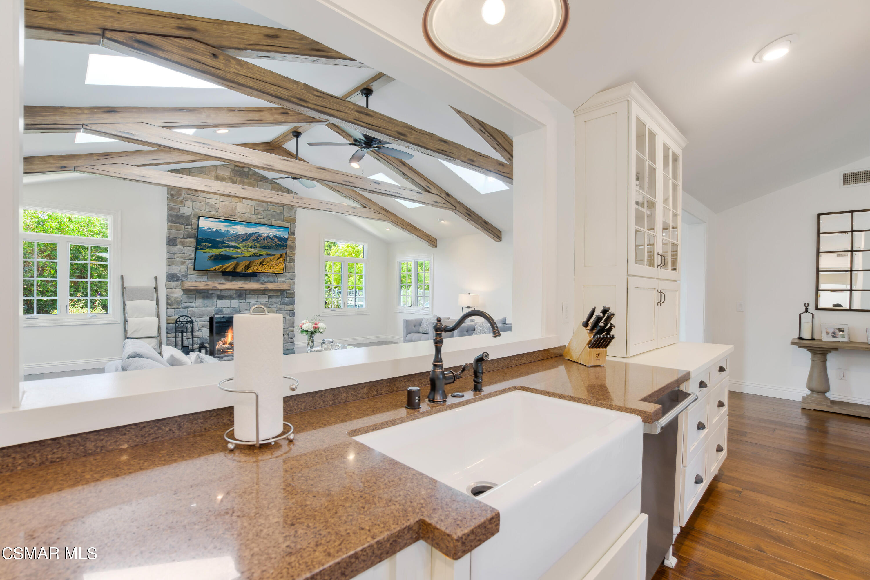 888 Rancho Road Thousand Oaks, CA 91362 - Photo 13 of 44 a very nice looking room with a large window