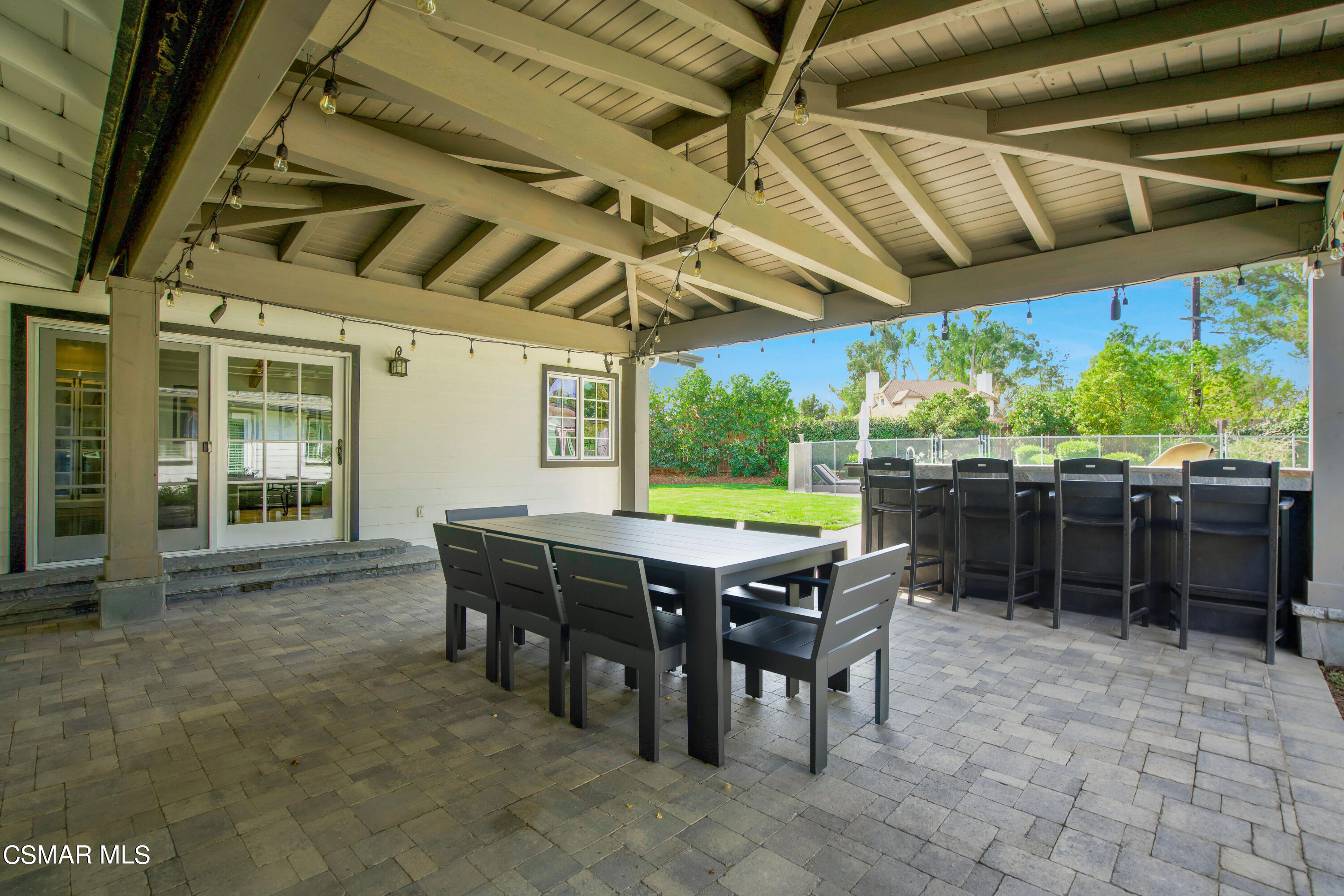 888 Rancho Road Thousand Oaks, CA 91362 - Photo 36 of 44 a outdoor space with a table and chairs