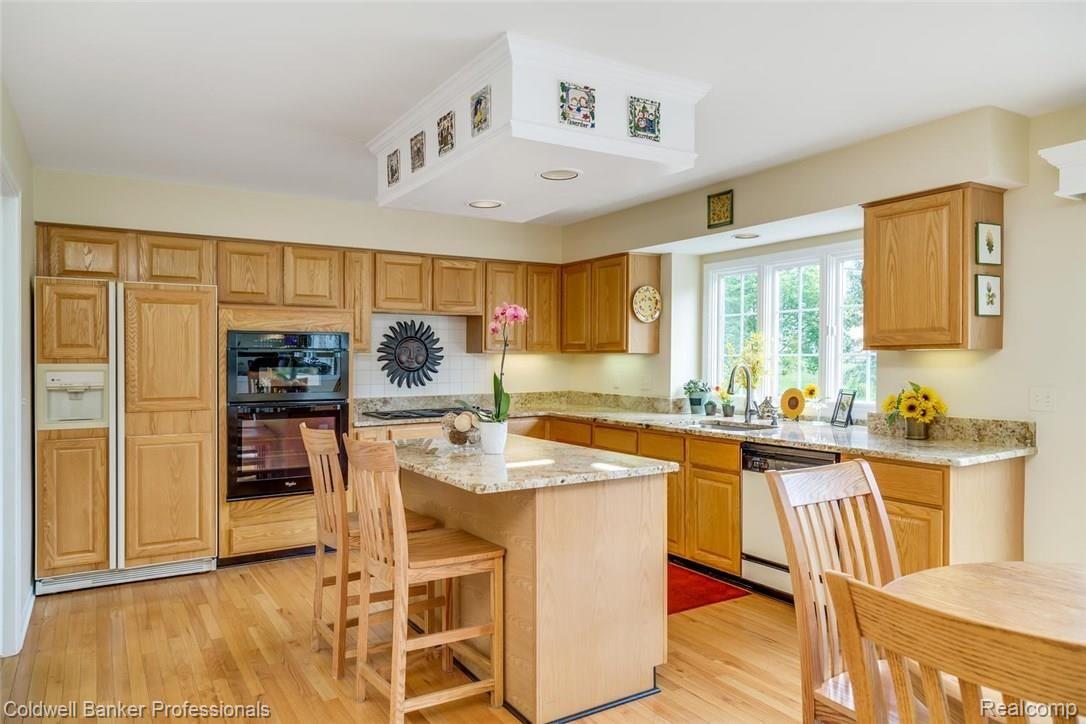 3757 South Creek Drive Rochester, MI 48306 - Photo 5 of 24 3757 S Creek Dr Rochester-large-016-26-3757 S Creek Dr00016-1500x1000-72dpi.jpg
