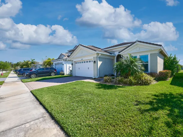 $3,750 | 15751 Goldfinch Circle, The Acreage, FL 33470