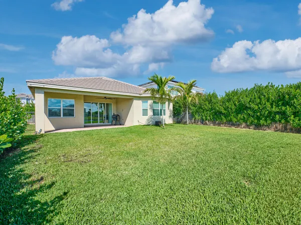 $3,750 | 15751 Goldfinch Circle, The Acreage, FL 33470