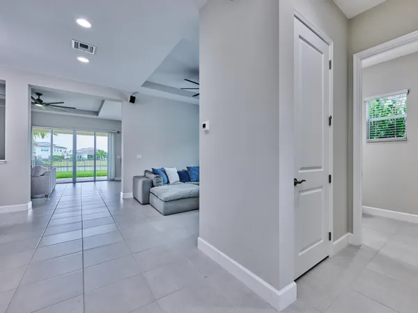 $3,750 | 15751 Goldfinch Circle, The Acreage, FL 33470