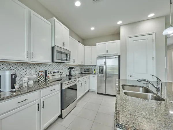 $3,750 | 15751 Goldfinch Circle, The Acreage, FL 33470