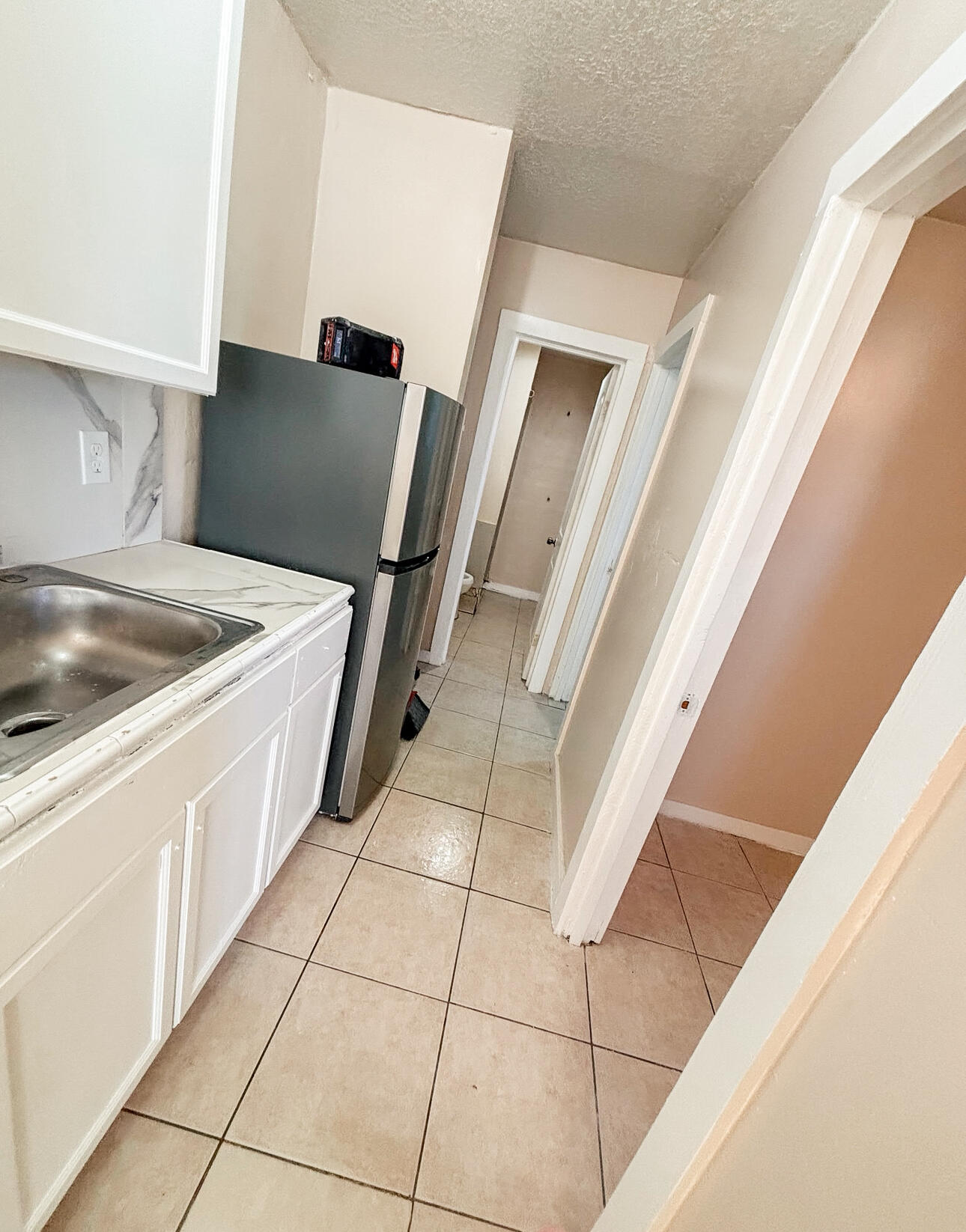 433 North 9th Street Fort Pierce, FL 34950 - Photo 3 of 15 IMG_1864