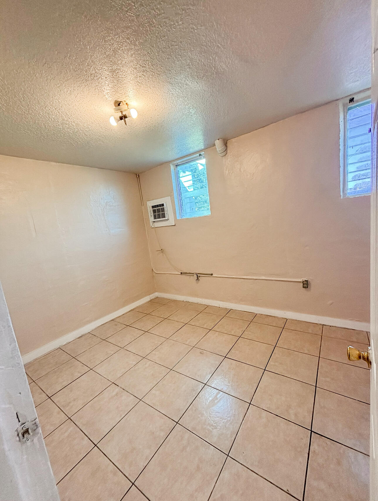 433 North 9th Street Fort Pierce, FL 34950 - Photo 4 of 15 IMG_1862