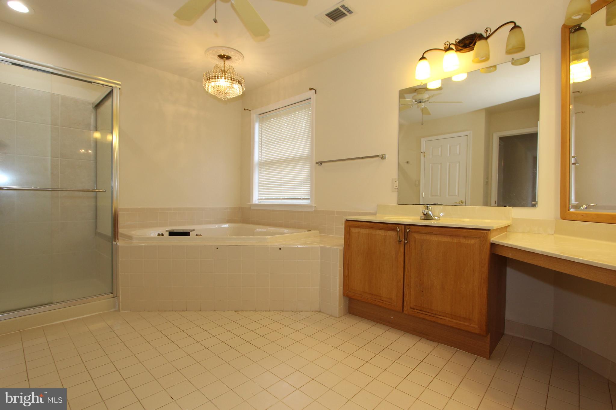 8301 Glen Heather Drive Frederick, MD 21702 - Photo 33 of 72 Primary bath, view 3