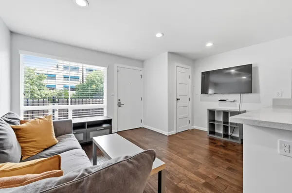 $1,450 | 3110 Red River Street, Unit D211, Austin, TX 78705