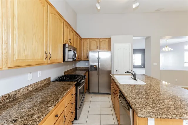 $2,595 | 1769 Clear River Falls Lane, Henderson, NV 89012