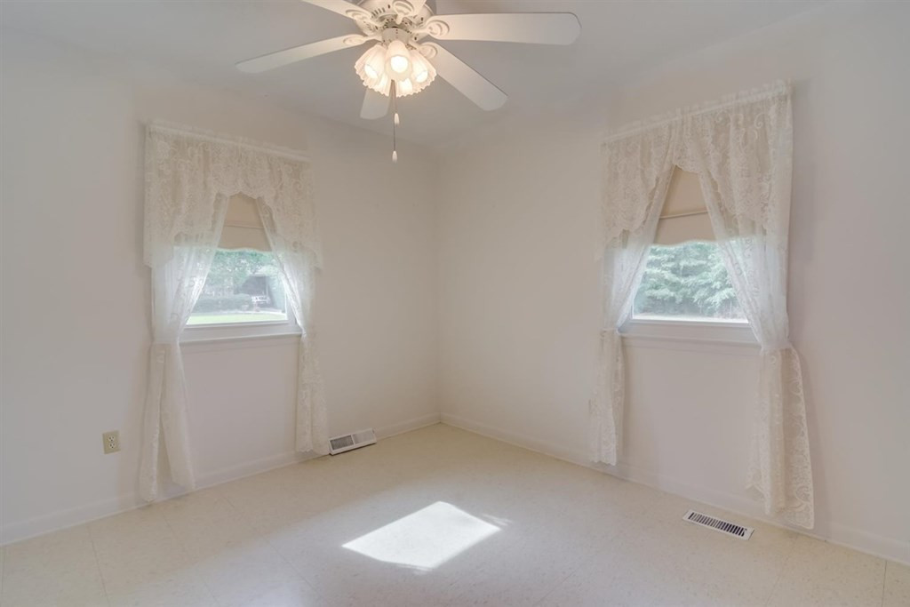 280 Marcia Street Williston, SC 29853 - Photo 26 of 33