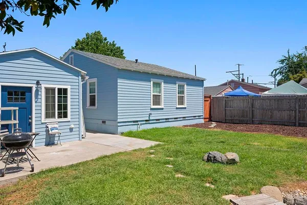 $4,000 | 586 Del Mar Avenue, Chula Vista, CA 91910