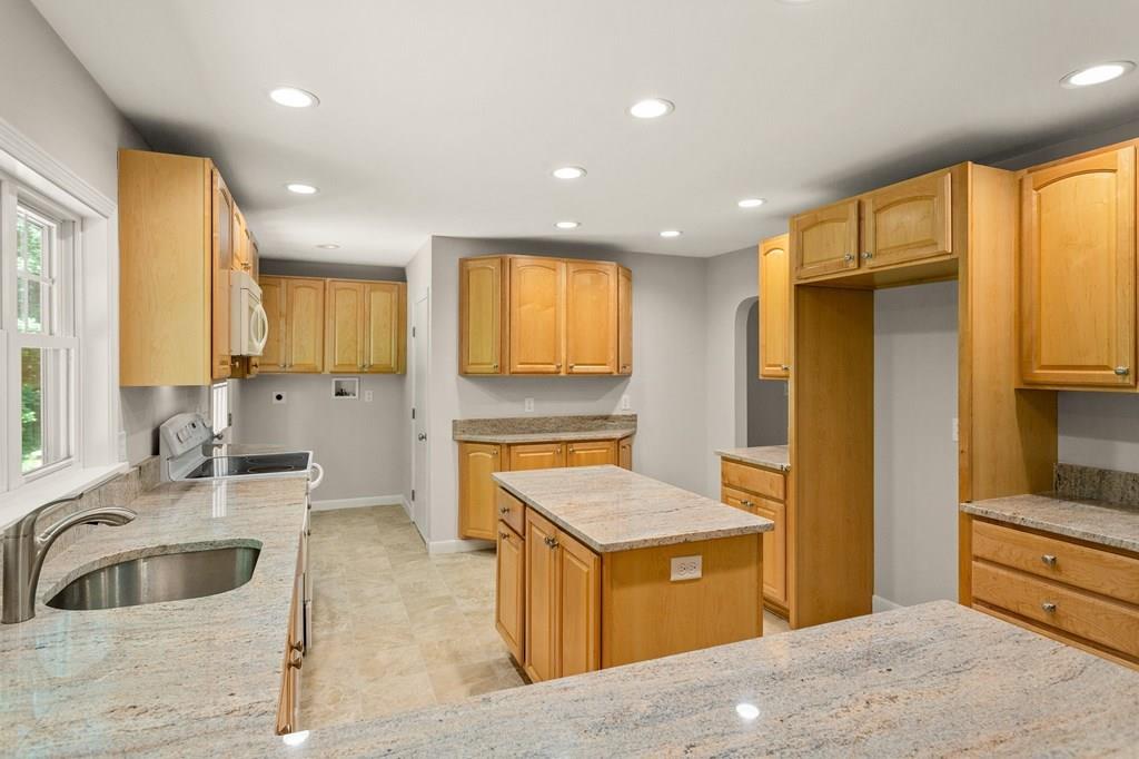 277 Tahattawan Road Littleton, MA 01460 - Photo 15 of 36 Gallery Image 15