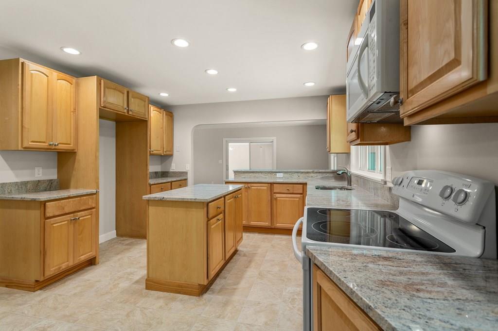 277 Tahattawan Road Littleton, MA 01460 - Photo 18 of 36 Gallery Image 18