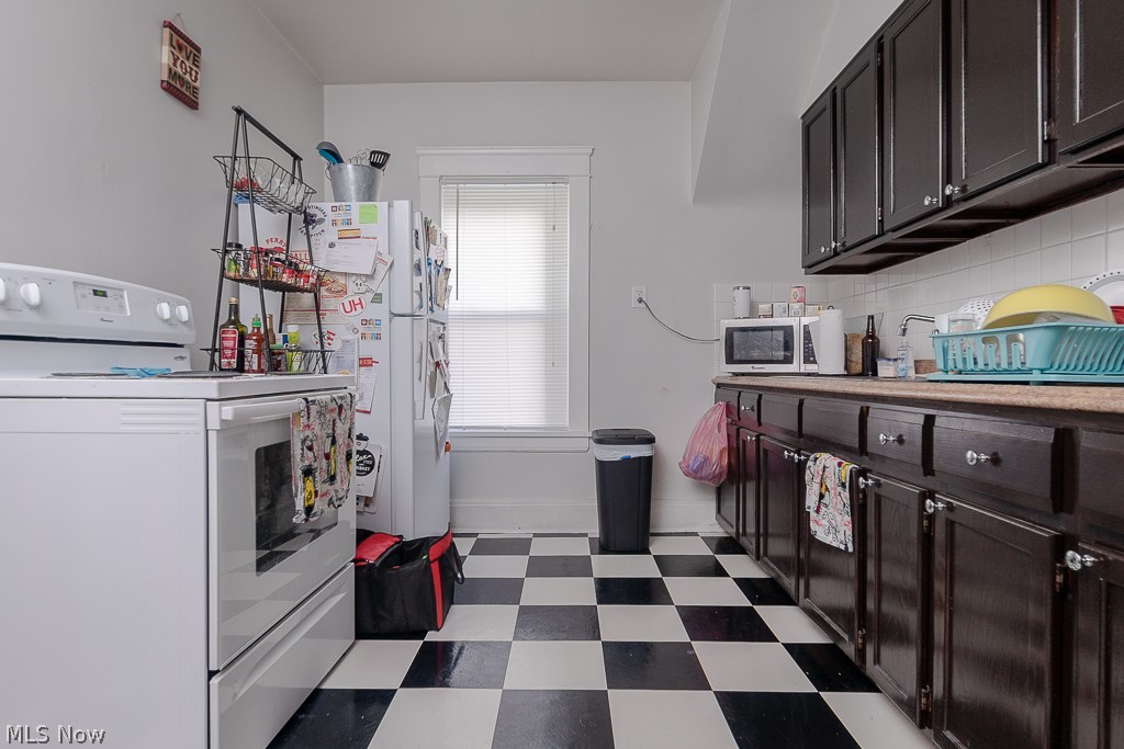 1604 South Green Road Cleveland, OH 44121 - Photo 20 of 25 Gallery Image 20