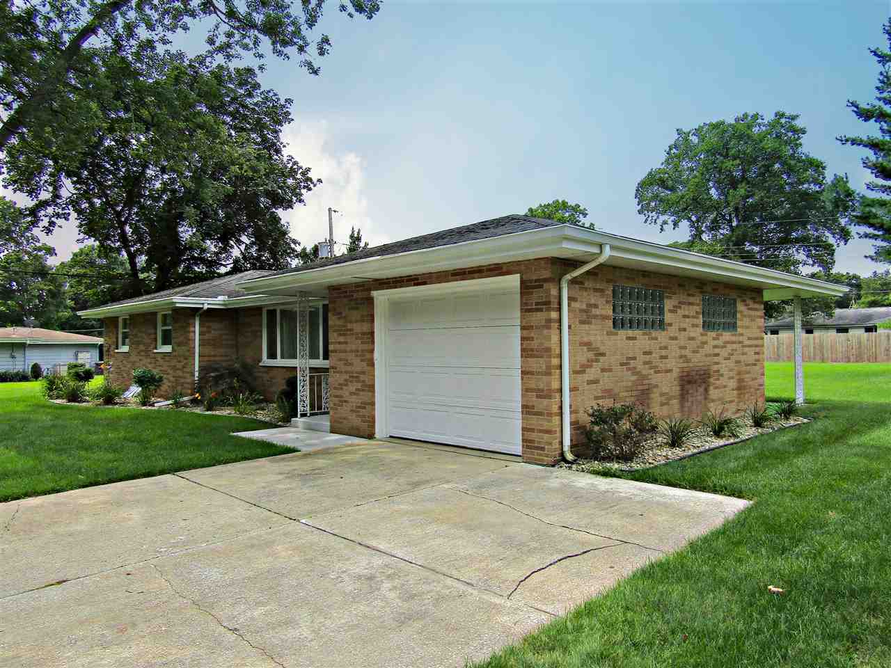 54651 Homeland Road Elkhart, IN 46514 - Photo 2 of 27 Gallery Image 2