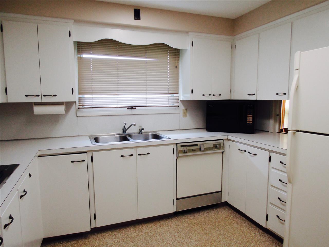 54651 Homeland Road Elkhart, IN 46514 - Photo 4 of 27 Gallery Image 4