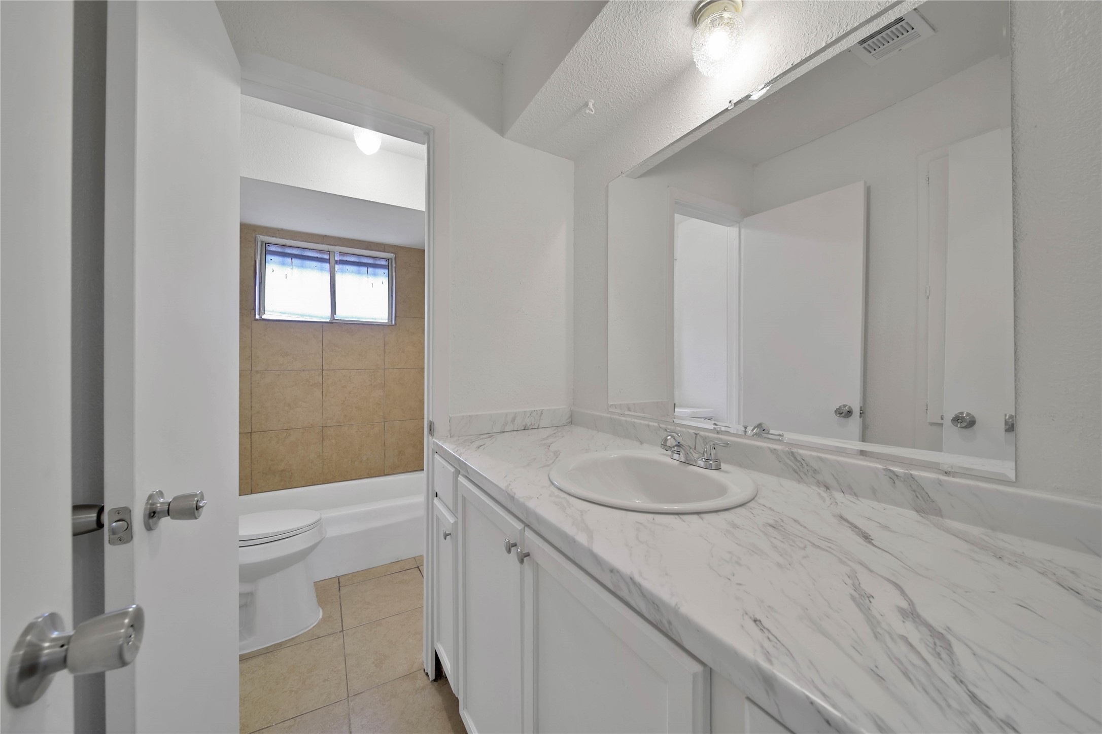 10006 Neuens Road, Unit 1 Houston, TX 77080 - Photo 12 of 18 Gallery Image 12