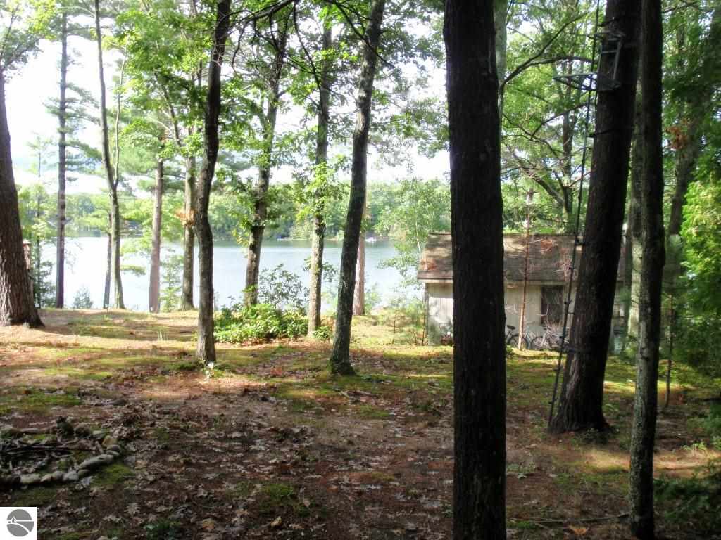 237-239 High Lake Road Traverse City, MI 49696 - Photo 6 of 29 1789186-5.JPG