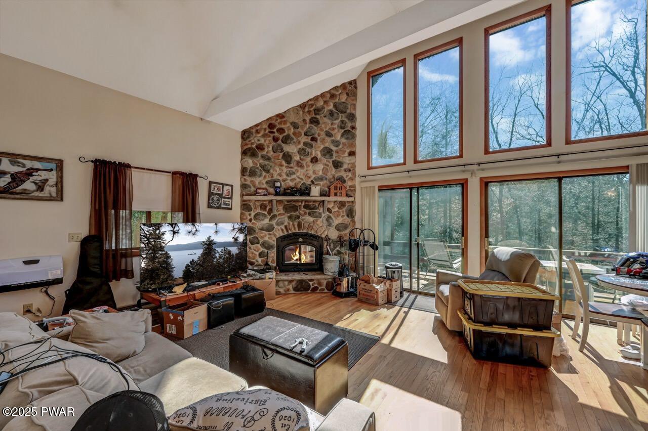 2159 Bear Town Road Canadensis, PA 18325 - Photo 6 of 36 Living Room