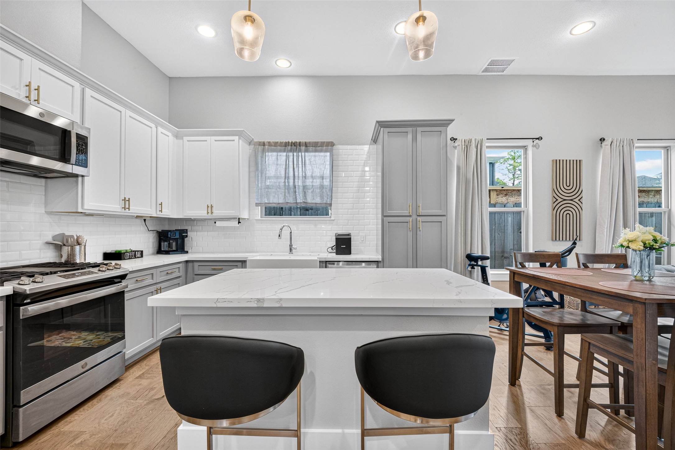 803 Thornton Road, Unit A Houston, TX 77018 - Photo 11 of 48 Gallery Image 11