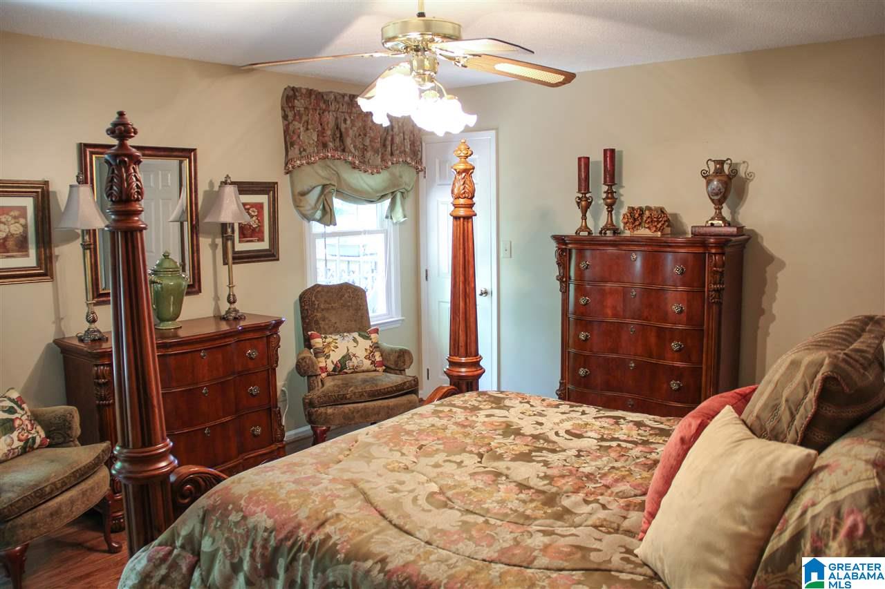 132 Mallard Pointe Drive Pelham, AL 35124 - Photo 10 of 17