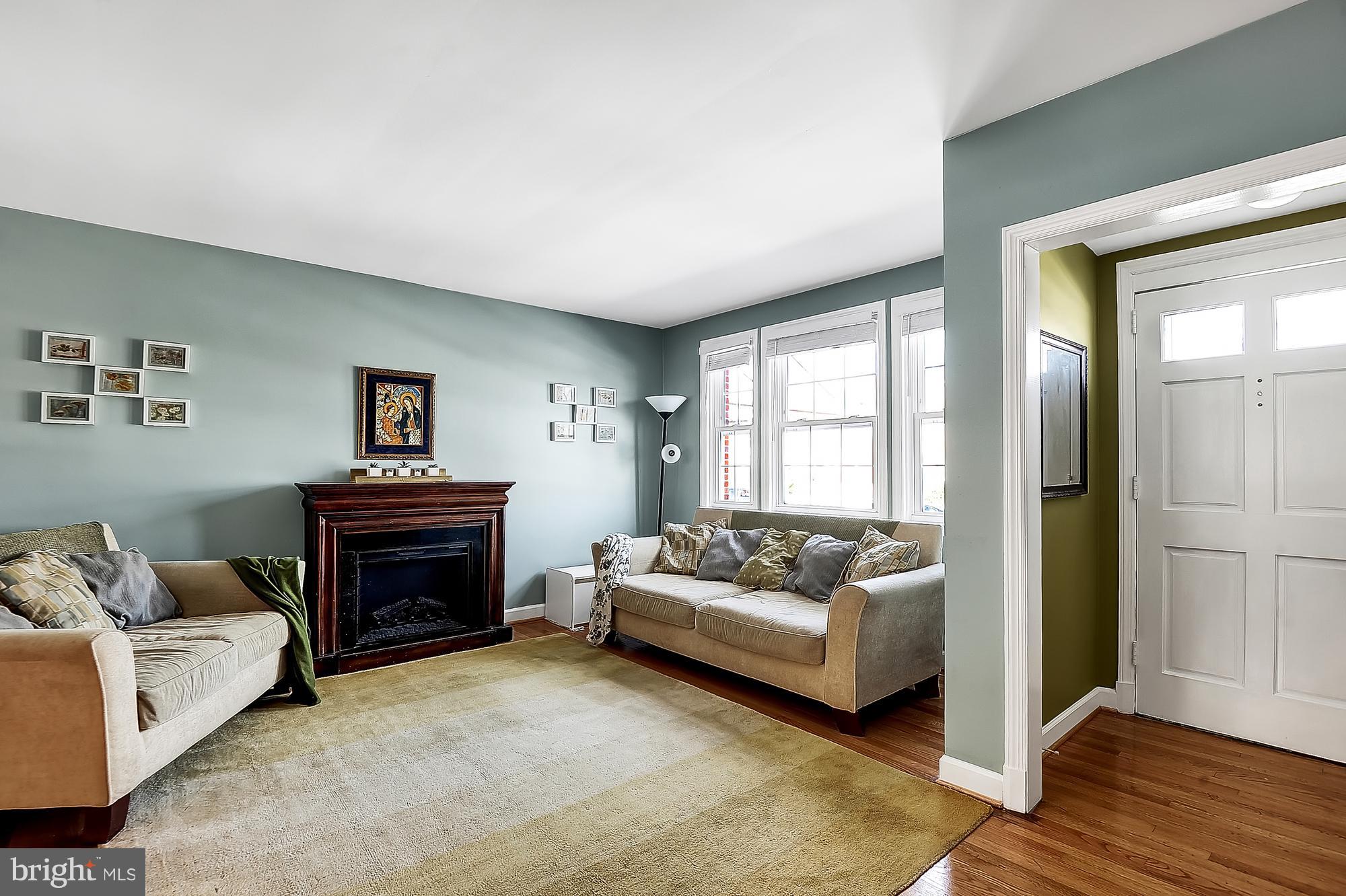 312 Greenlow Road Catonsville, MD 21228 - Photo 2 of 28 Living Room