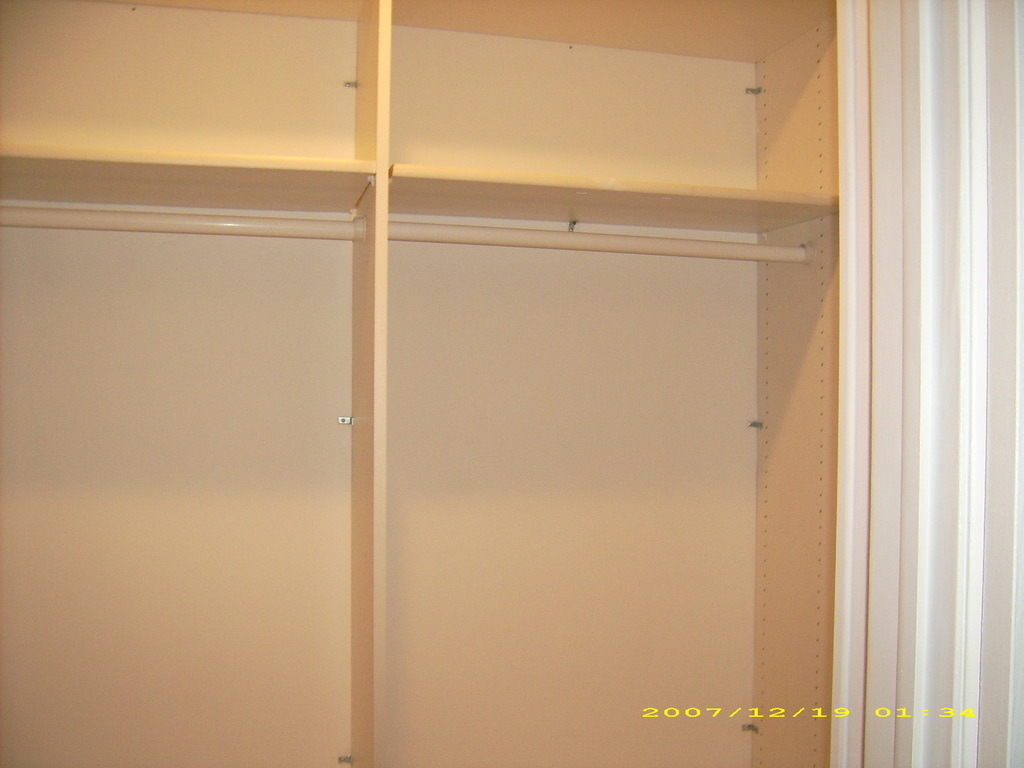 115 East Dundee Road, Unit 1S Wheeling, IL 60090 - Photo 10 of 12 a close up of a shower