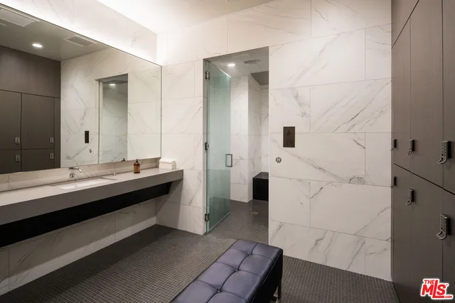 $3,200 | 889 Francisco Street, Unit 2710, Los Angeles, CA 90017