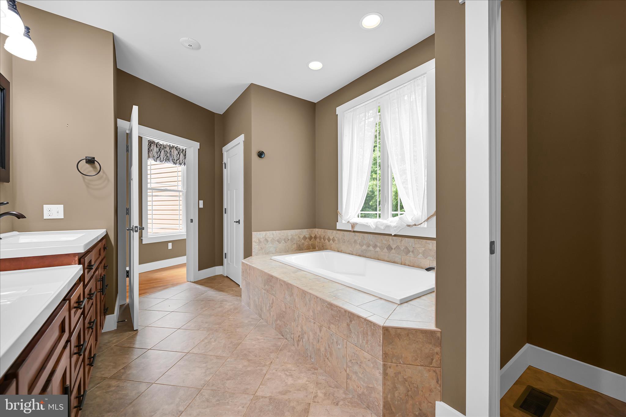 110 Fox Road Palmyra, PA 17078 - Photo 36 of 61 Bathroom