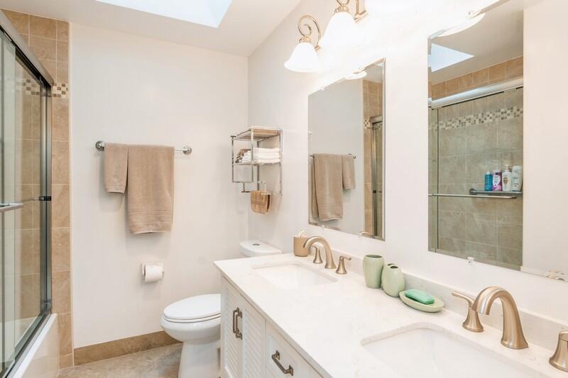 403 Northwest 72nd Street Boca Raton, FL 33487 - Photo 27 of 35 2nd Bathroom