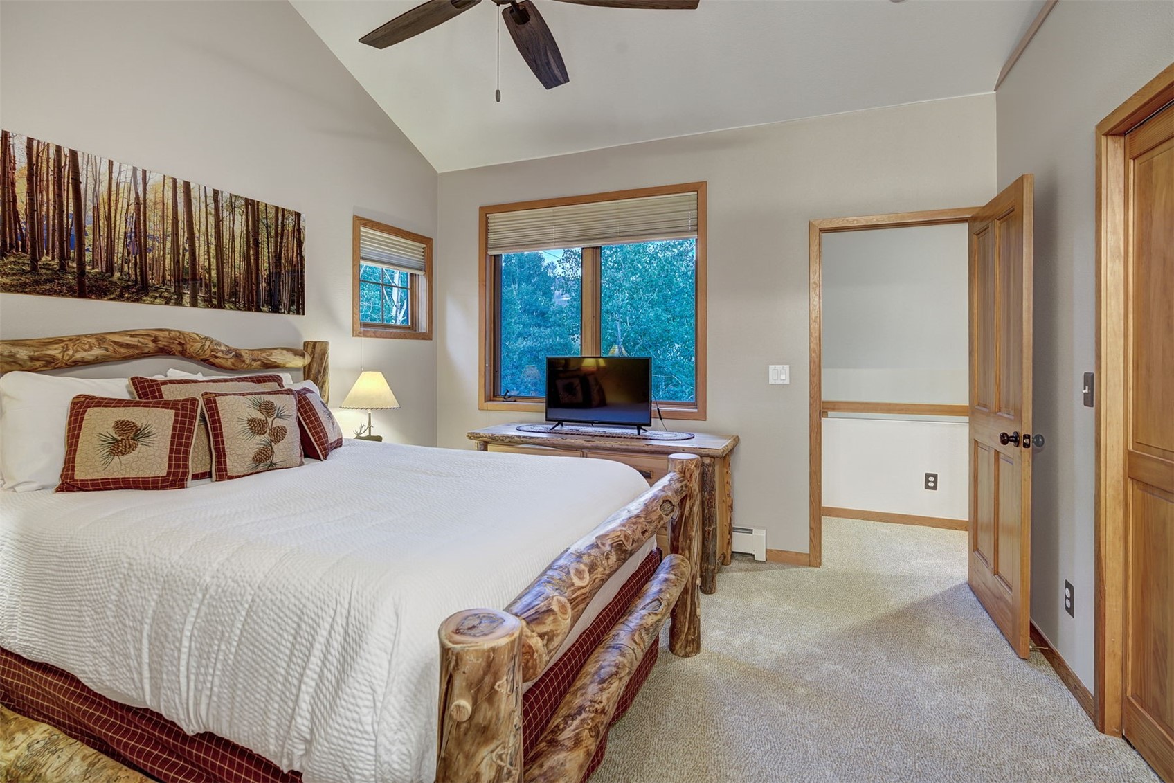 2210 Hamilton Creek Road Silverthorne, CO 80498 - Photo 34 of 50 Upper level guest bedroom