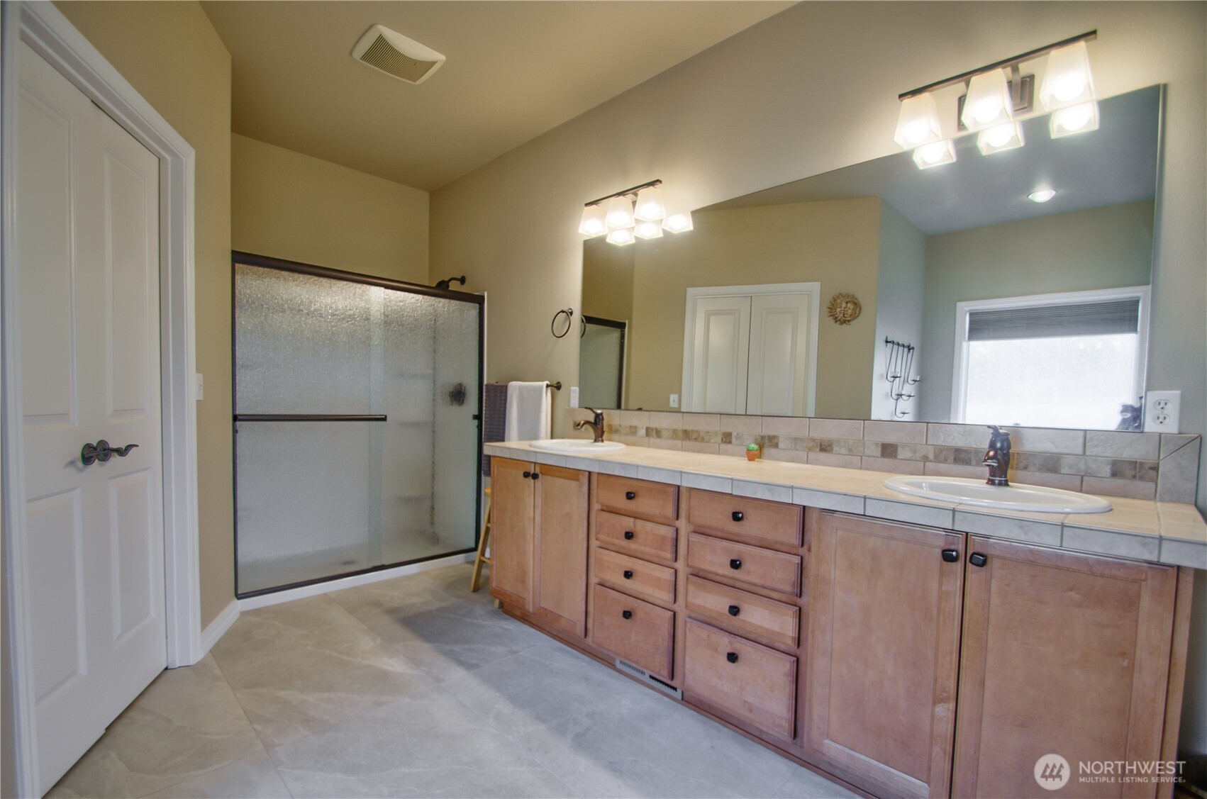 5403 Lemon Road Northeast Olympia, WA 98506 - Photo 19 of 40 Gallery Image 19