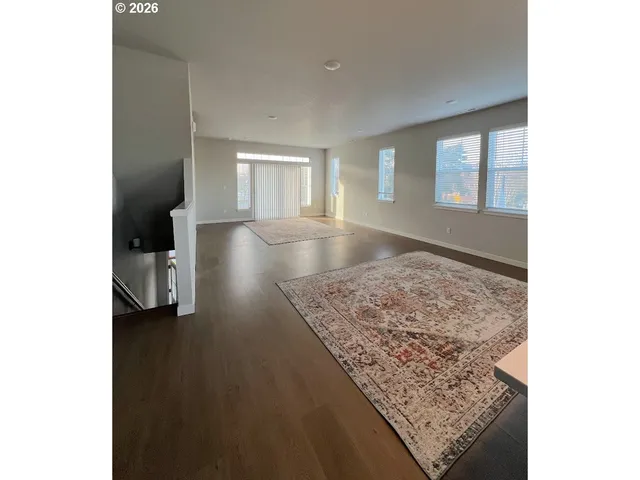 3310 Southeast Brookwood Avenue, Hillsboro, OR 97123