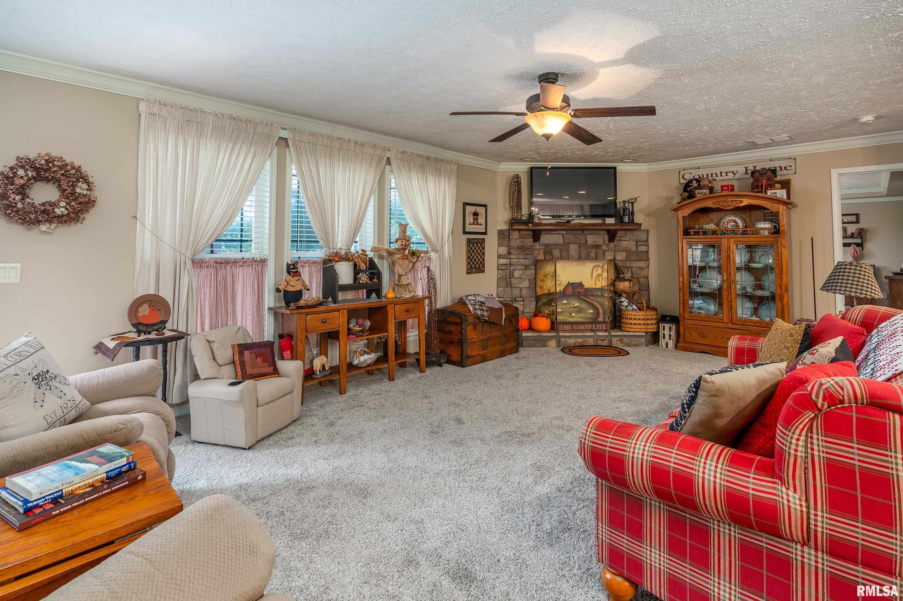 1390 Woolard Road Eldorado, IL 62930 - Photo 7 of 30 Gallery Image 7