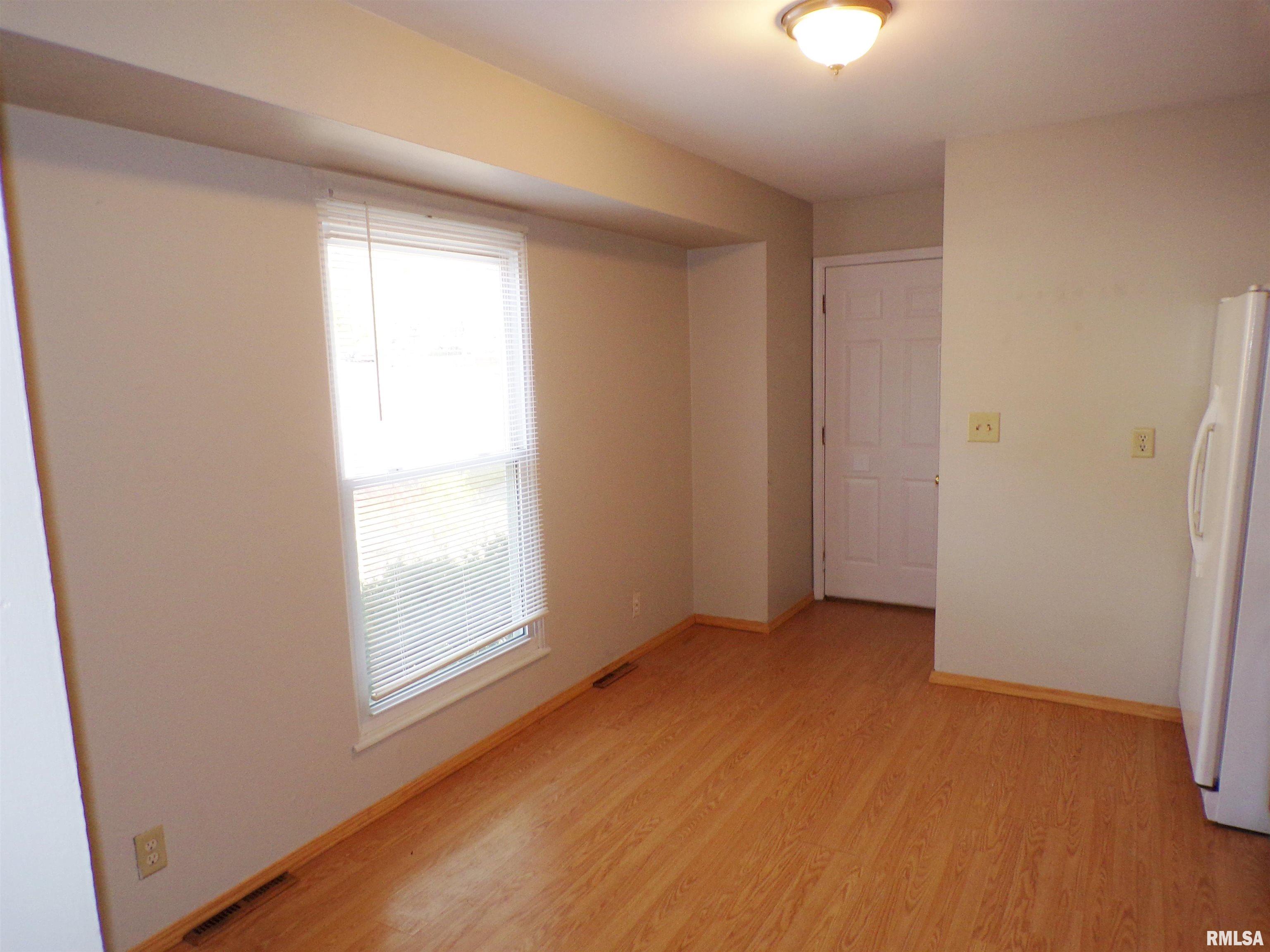 6105 North Randwick Road Peoria, IL 61615 - Photo 14 of 24 Gallery Image 14