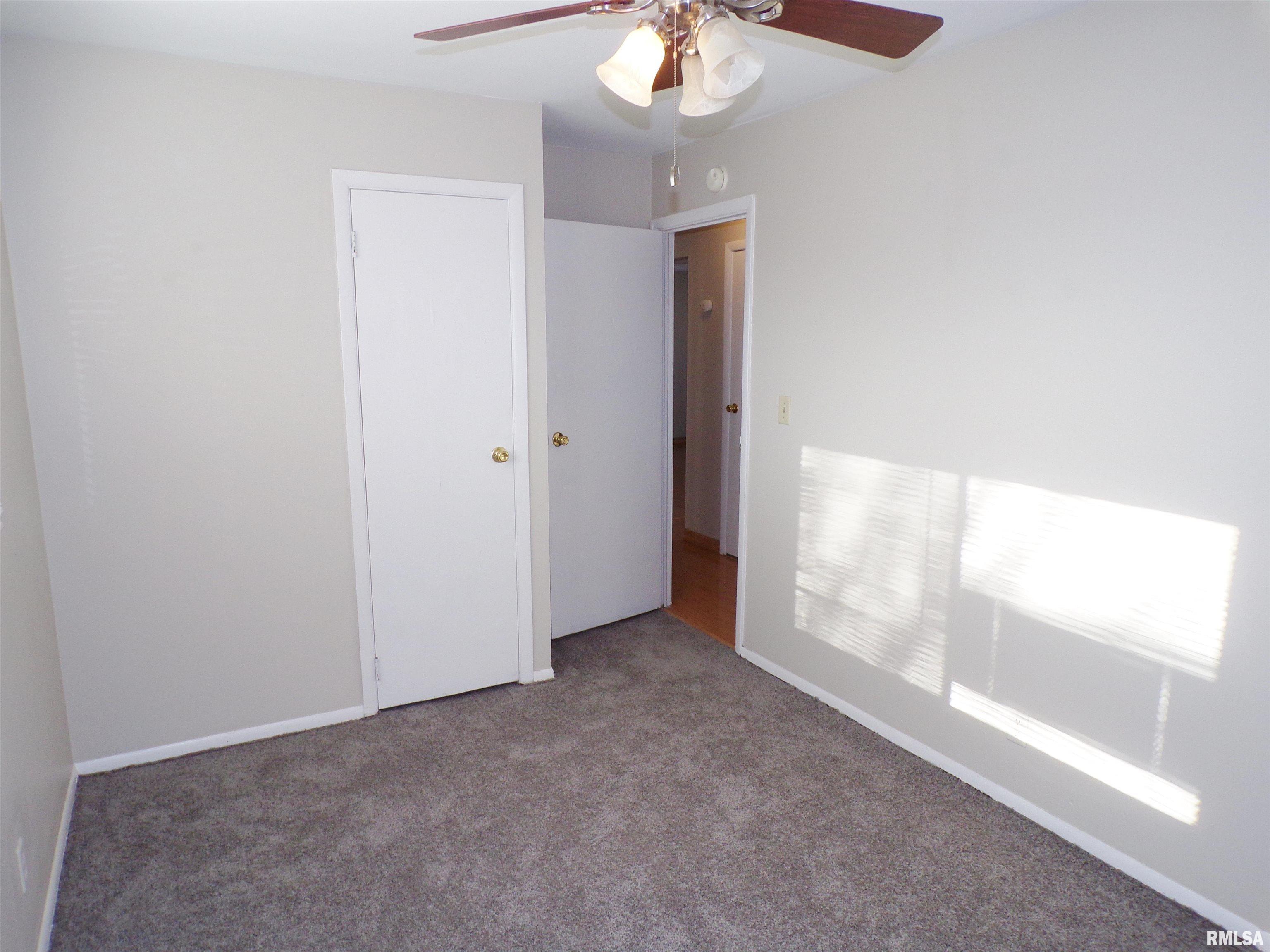 6105 North Randwick Road Peoria, IL 61615 - Photo 16 of 24 Gallery Image 16